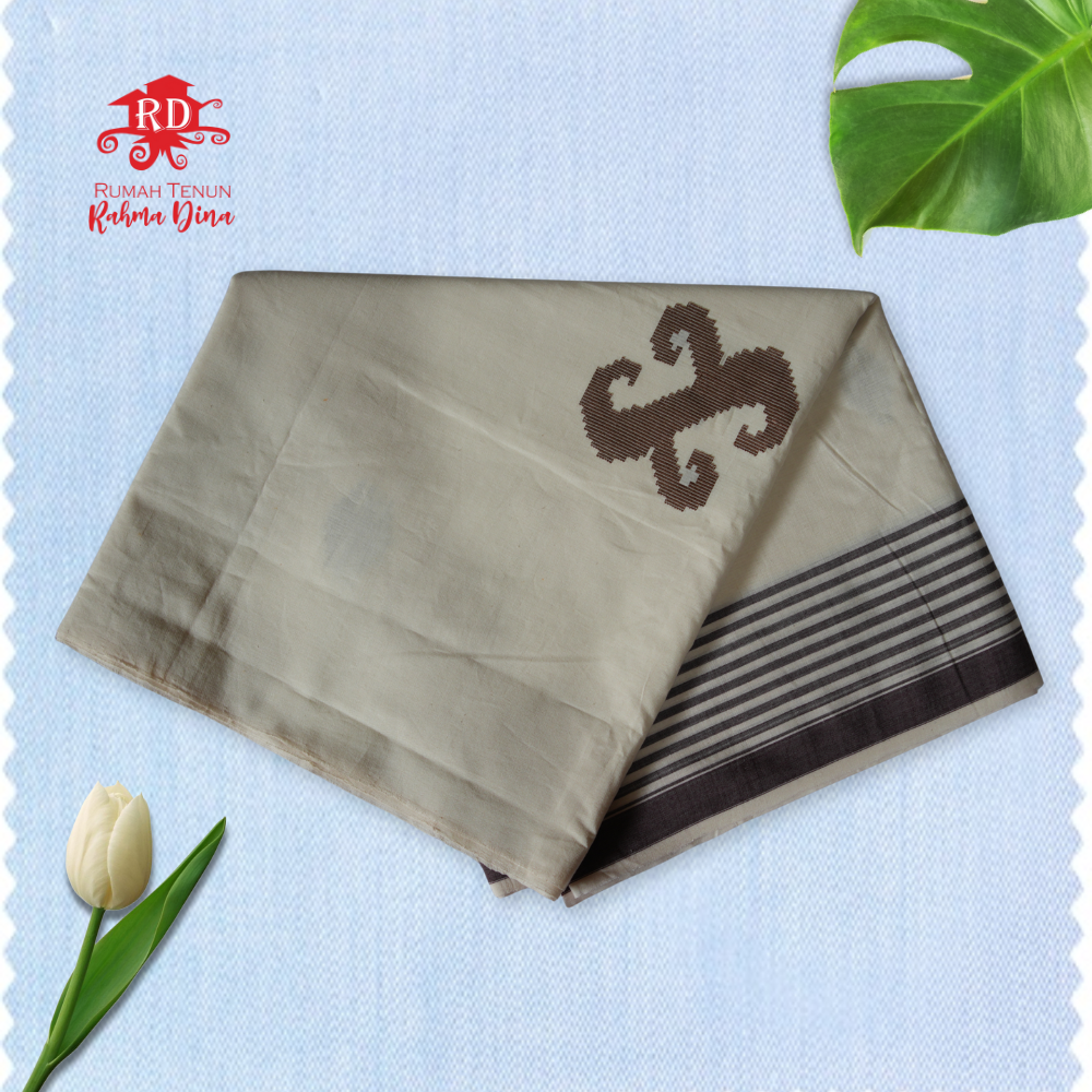 Kain Tenun Motif Etnik Dayak